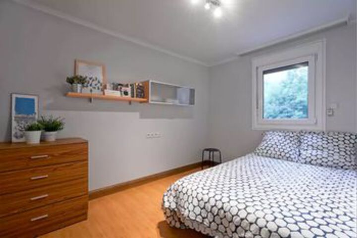Room 2 of 5