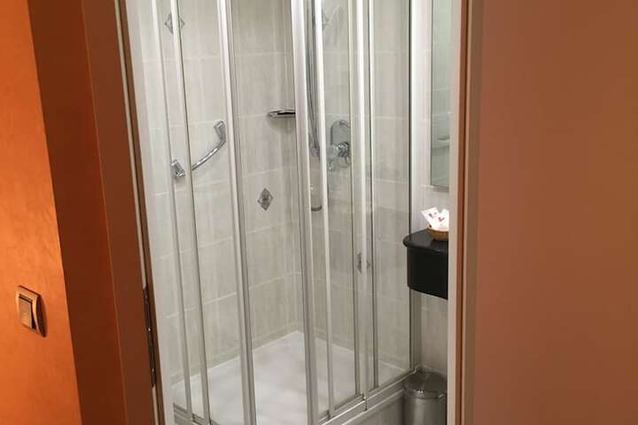 Room 5 of 26