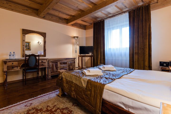 Room 10 of 52