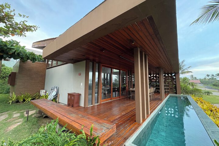 Pool 64 of 104