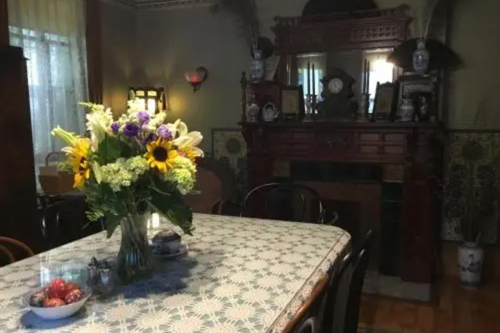 Dining 14 of 17