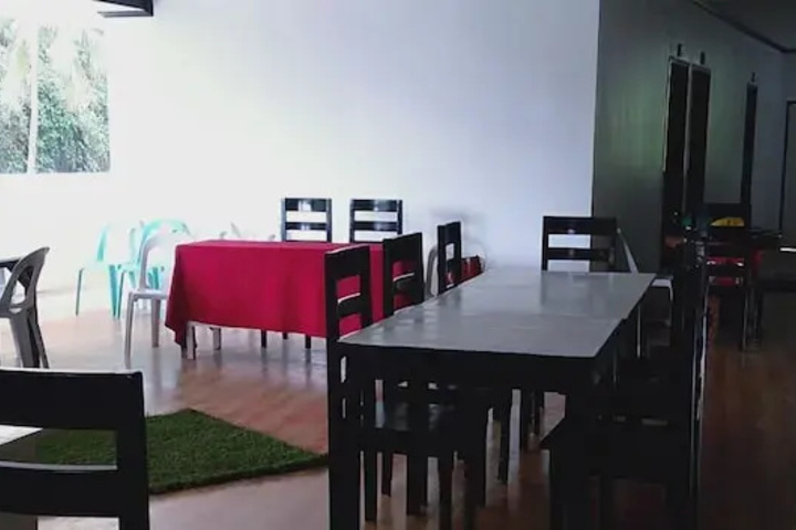 Dining 13 of 14