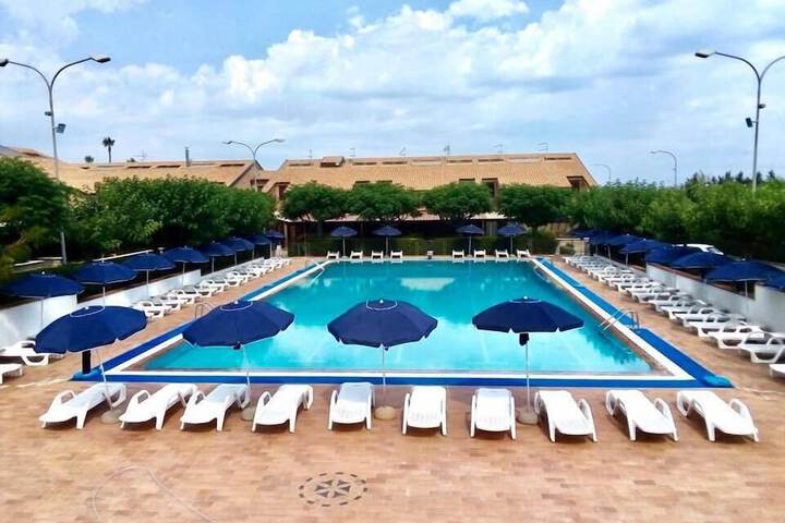 Pool 6 of 11