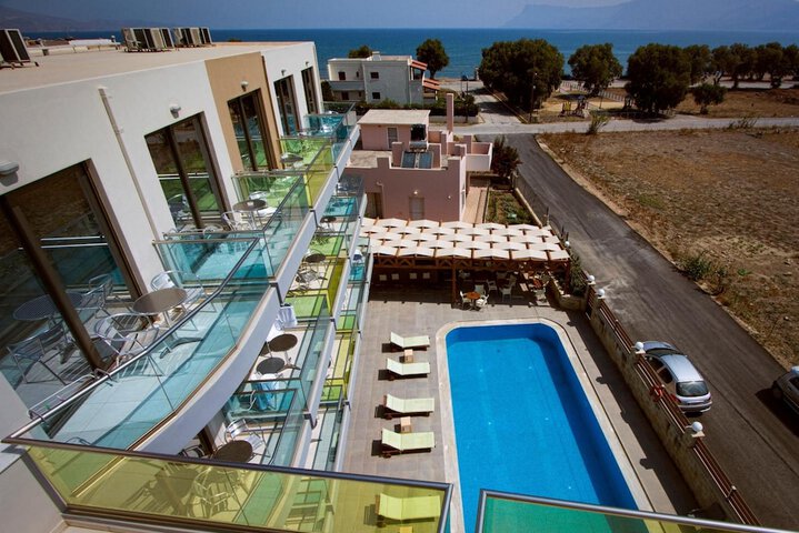 Pool 22 of 28