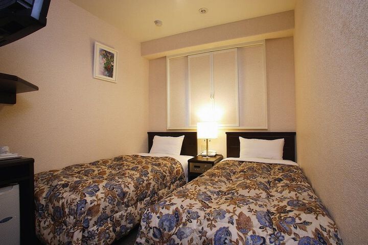 Room 12 of 36