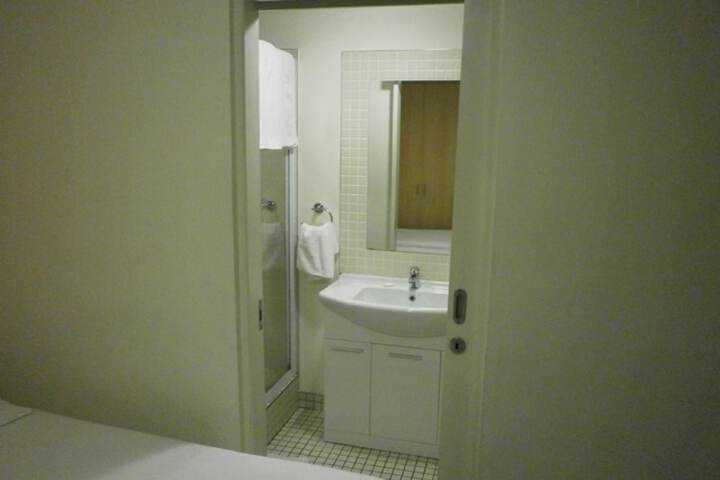 Room 5 of 34
