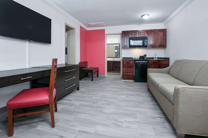 Room 15 of 35
