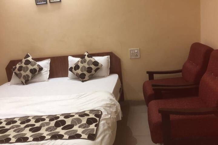 Room 12 of 17