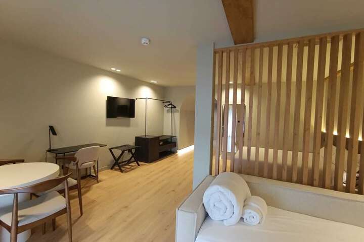 Room 16 of 27