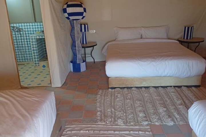 Room 4 of 17