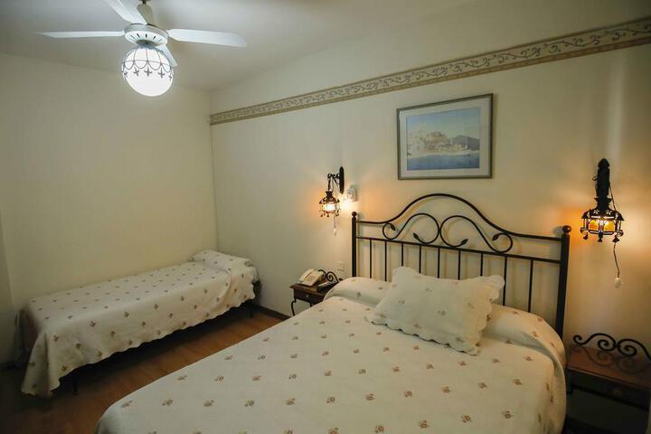 Room 37 of 46