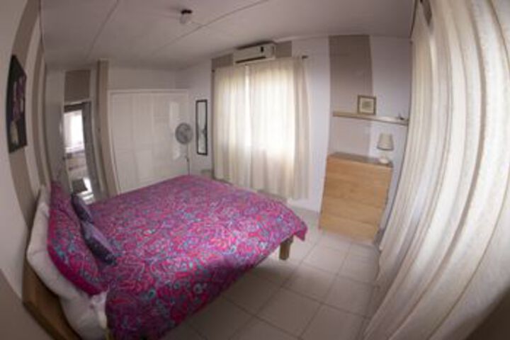 Room 5 of 18