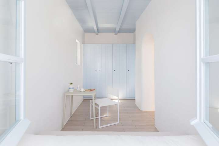 Room 18 of 120