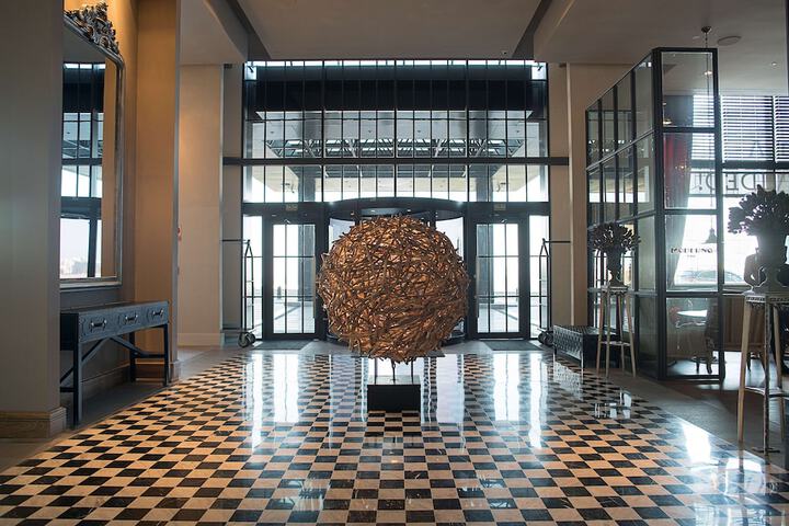 Entrance & Lobby
