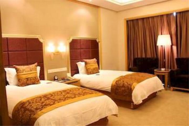 Room 18 of 115