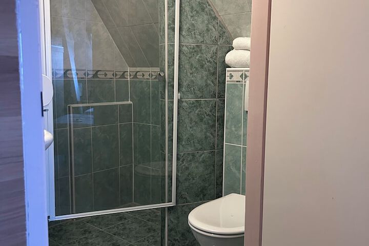 Room 30 of 50