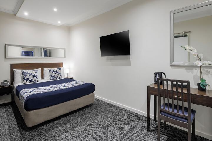 Room 6 of 47