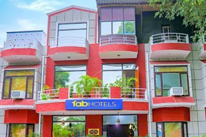 Fabhotel Traika Inn