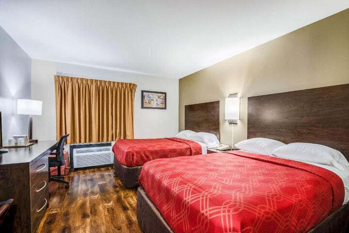 2 Double Beds (5 of 8)