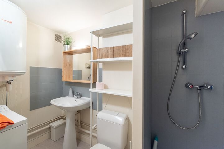 Room 2 of 21