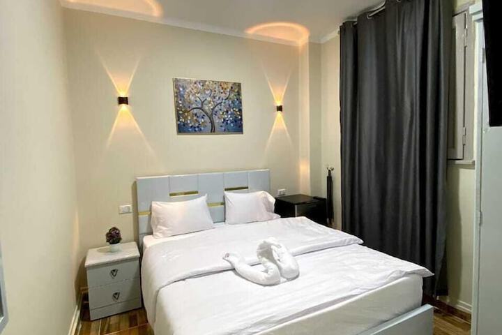 Room 10 of 16