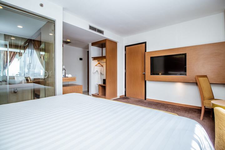 Room 19 of 47