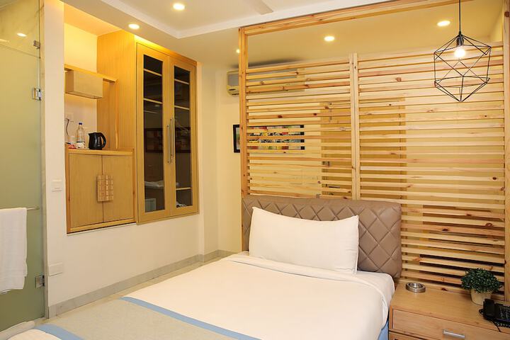 Room 17 of 72