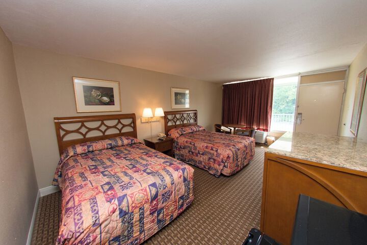 Room 6 of 12