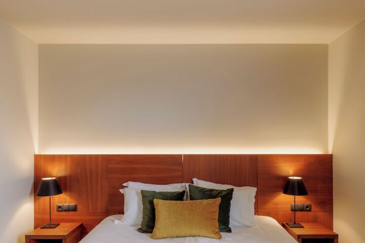 Room 11 of 103