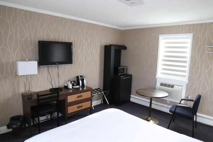 Room 16 of 29