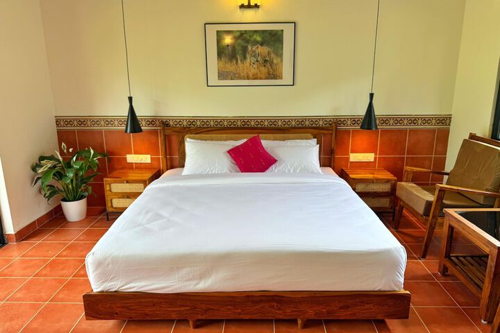 Room 4 of 20
