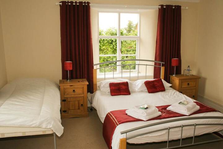 Room 6 of 42