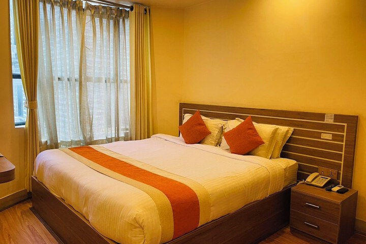 Room 2 of 9