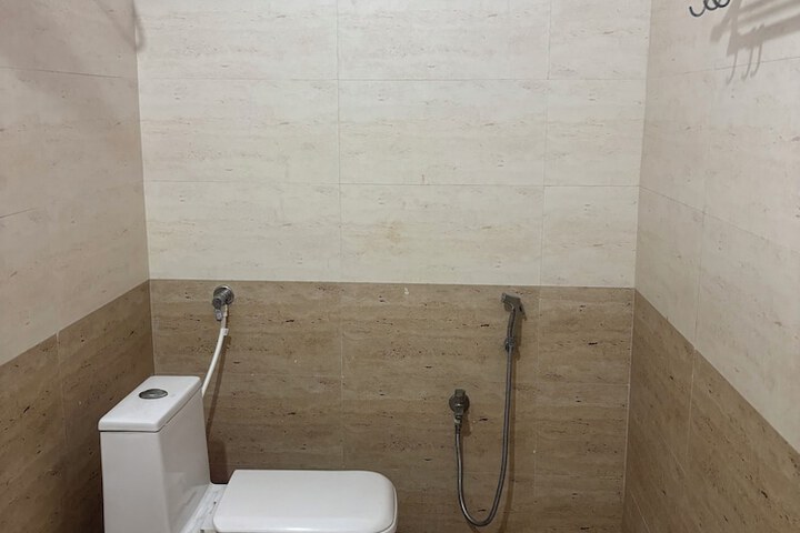 Room 32 of 44