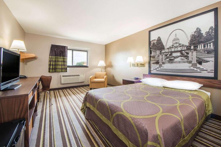 1 King Bed (1 of 6)