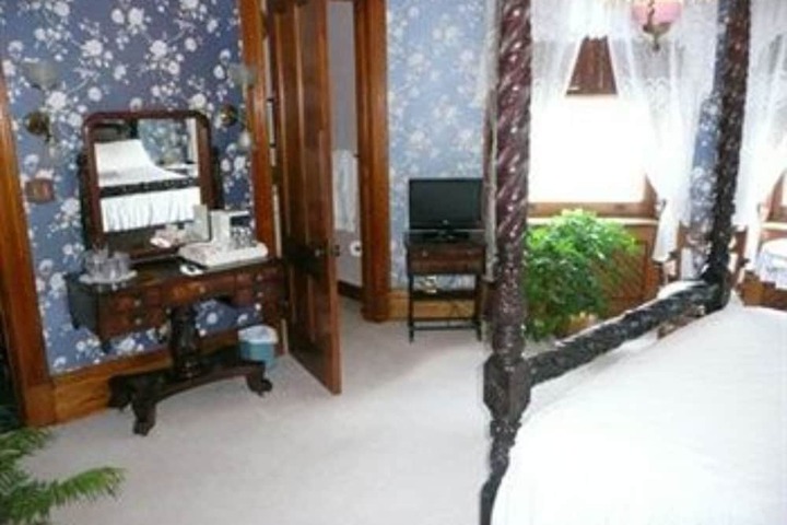 Room 22 of 51