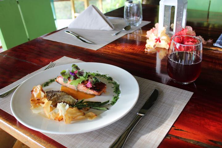 Dining 62 of 77