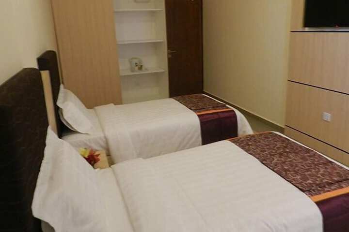 Room 10 of 30