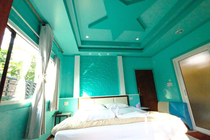 Room 22 of 48