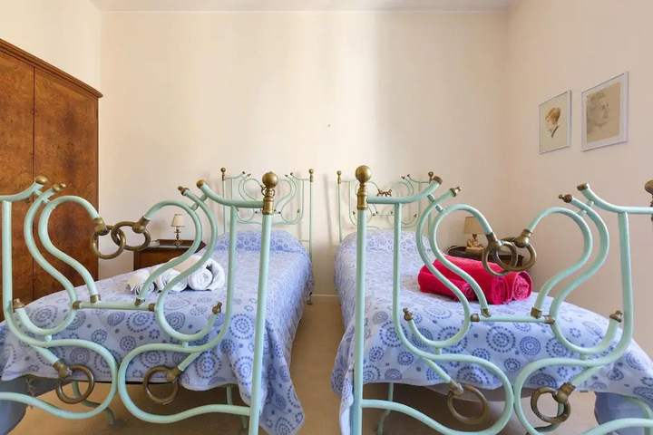 Room 2 of 13
