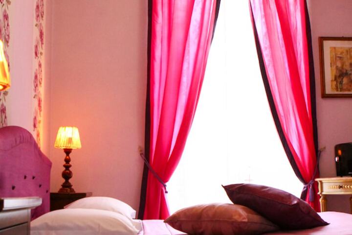 Room 16 of 49