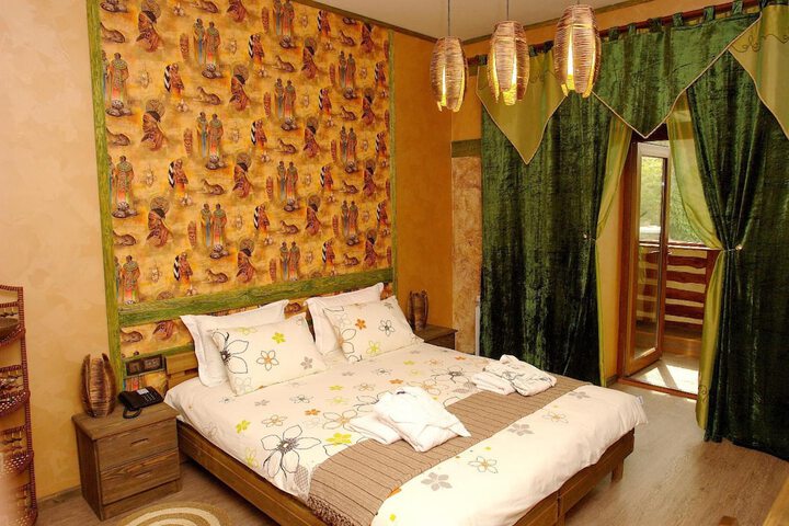 Room 25 of 62