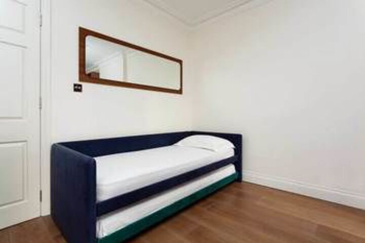 Room 12 of 20