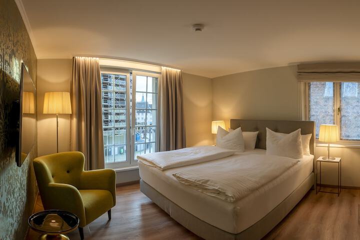 Room 12 of 35