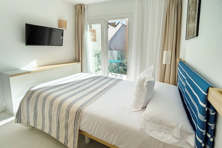 Room 10 of 20