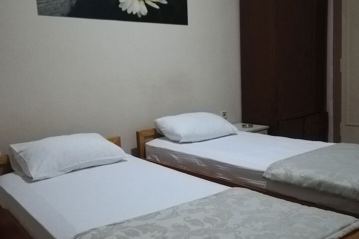 Room 19 of 35