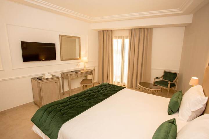 Room 14 of 38