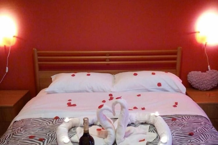 Room 10 of 65
