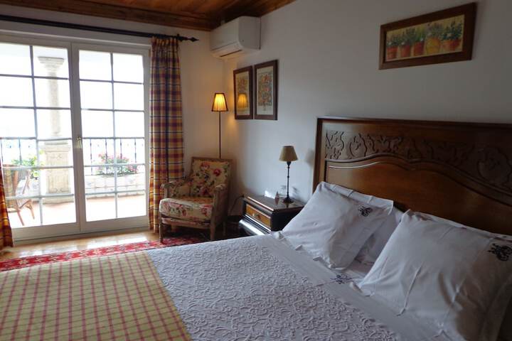 Room 5 of 62