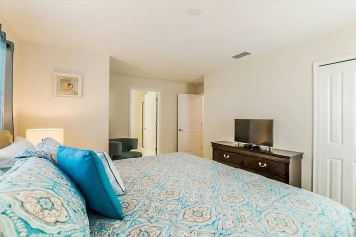 Room 6 of 22